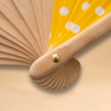 Ventaglio a pois giallo in legno eco-green